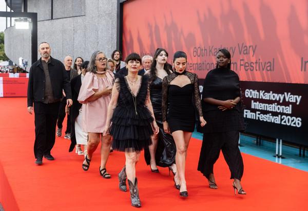 red-carpet-to-the-film-the-lion-at-my-back